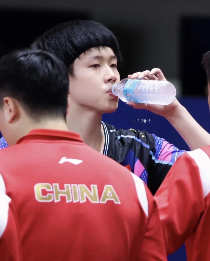 王楚钦手感滚烫，带领川崎前锋绝杀广厦男篮，赛后一句话霸气侧漏(wtt中国大满贯王楚钦)